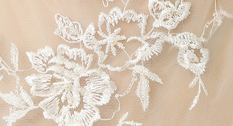 Broderie délicate | BridalHaute
